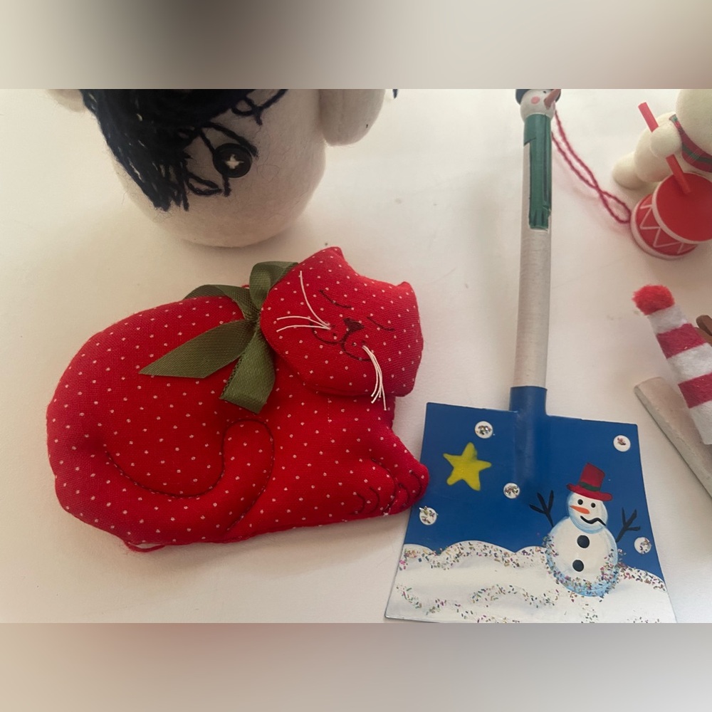 Bundle of Holiday Ornaments, 7 total - Picture 3 of 8